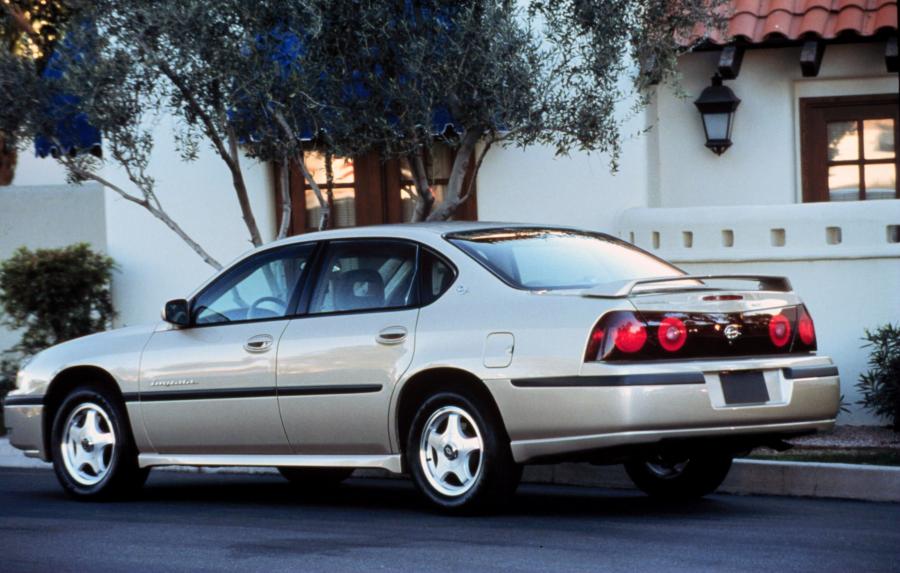  Chevrolet Impala 2000 года  (фото 38 из 51)